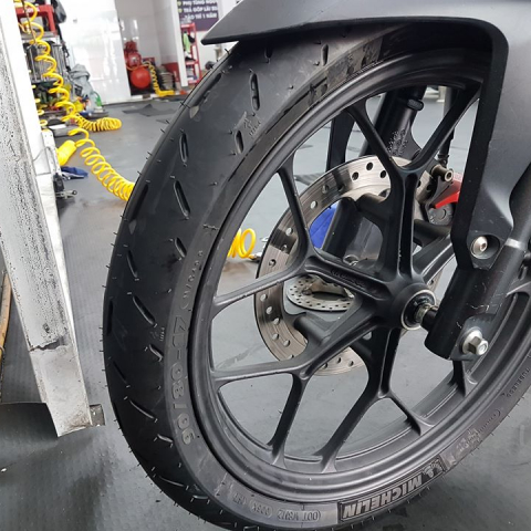 32Win 18 tải app Pilot Moto GP 90/80-17