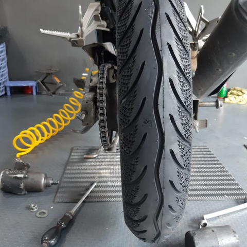 Vỏ Maxxis 100/70-17 gai kim cương 3D