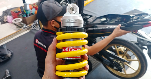 Phuộc RCB cho Exciter 150 nên thay loại nào chở nặng được?