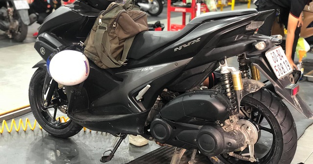 Xe Yamaha NVX để lâu ngày không đề máy được có phải hư bình ắc quy?