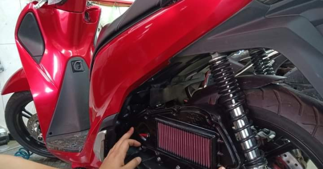 Xe Honda SH chạy qua vùng ngập nước có cần phải thay lọc gió?