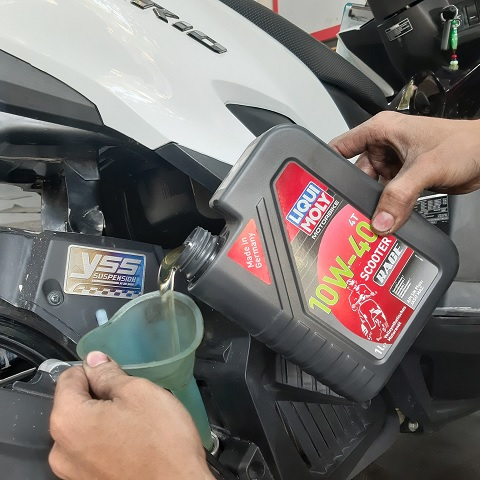 Nhớt Liqui Moly Scooter Race 10W40 1L