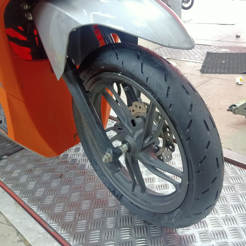 32Win 18 tải app Pilot Moto GP 80/90-14