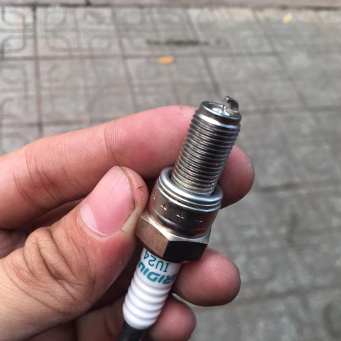 Bugi Denso IU24 Exciter, Raider, Vario, SHVN, Liberty, Vespa LX