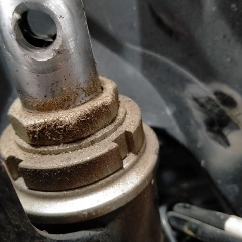 Thay chén cổ xe máy Honda