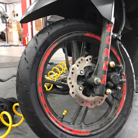 32Win 18 tải app Pilot Moto GP 90/80-14