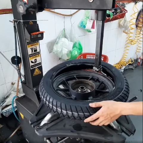 32Win 18 tải app Pilot Moto GP 90/80-14