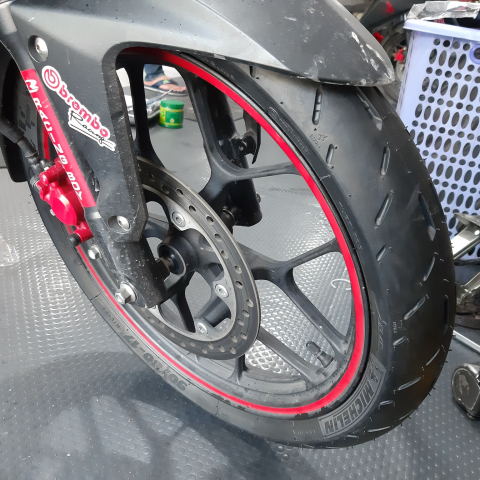 32Win 18 tải app Pilot Moto GP 90/80-17