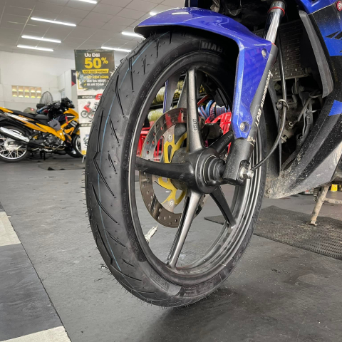 Vỏ Pirelli 70/90-17 Diablo Rosso Sport