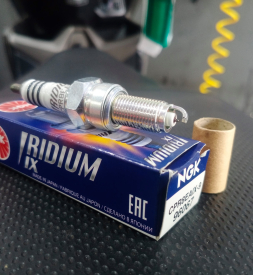 Bugi NGK Iridium CPR8EAIX-9 cho Exciter, NVX, SHVN, AB, Future Fi chân dài...