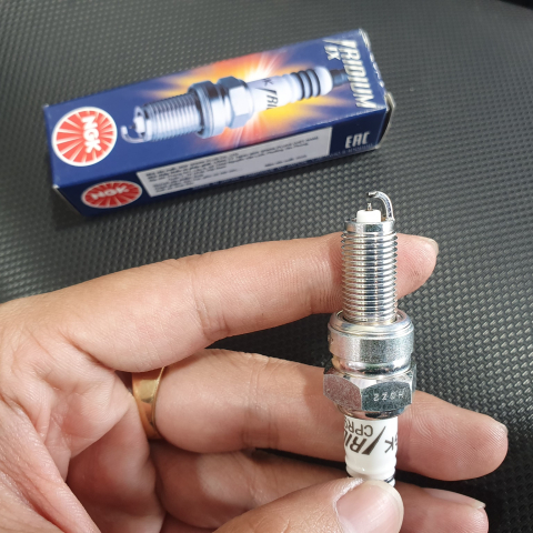 Bugi NGK Iridium CPR9EAIX-9 cho Winner 150, Sonic, CBR150, Moto PKL