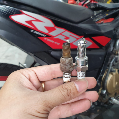 Bugi NGK Iridium CPR9EAIX-9 cho Winner 150, Sonic, CBR150, Moto PKL