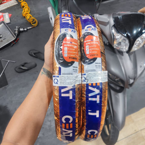 Vỏ CEAT Gripp Max 80/90-17