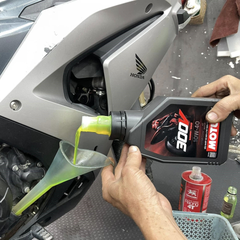 Trang chủ link tổng 32win32 com chính thức 300V Racing/Road 10W40 1L