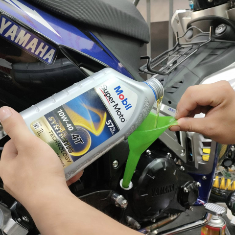 Nhớt Mobil Super Moto 10W40 1L
