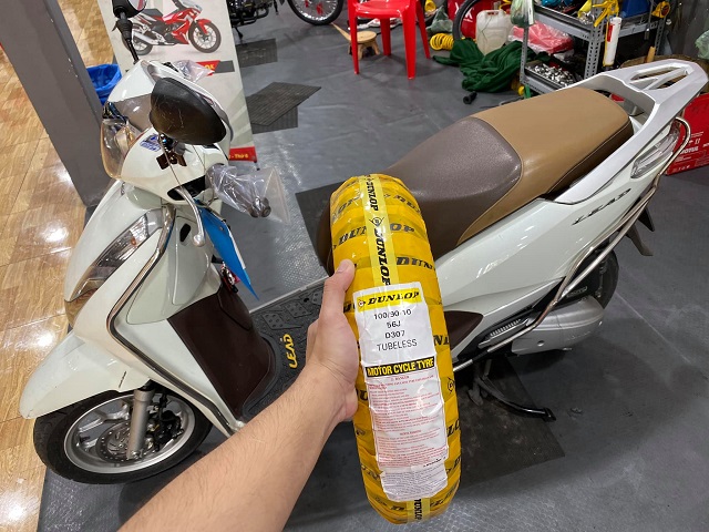 vỏ xe lead